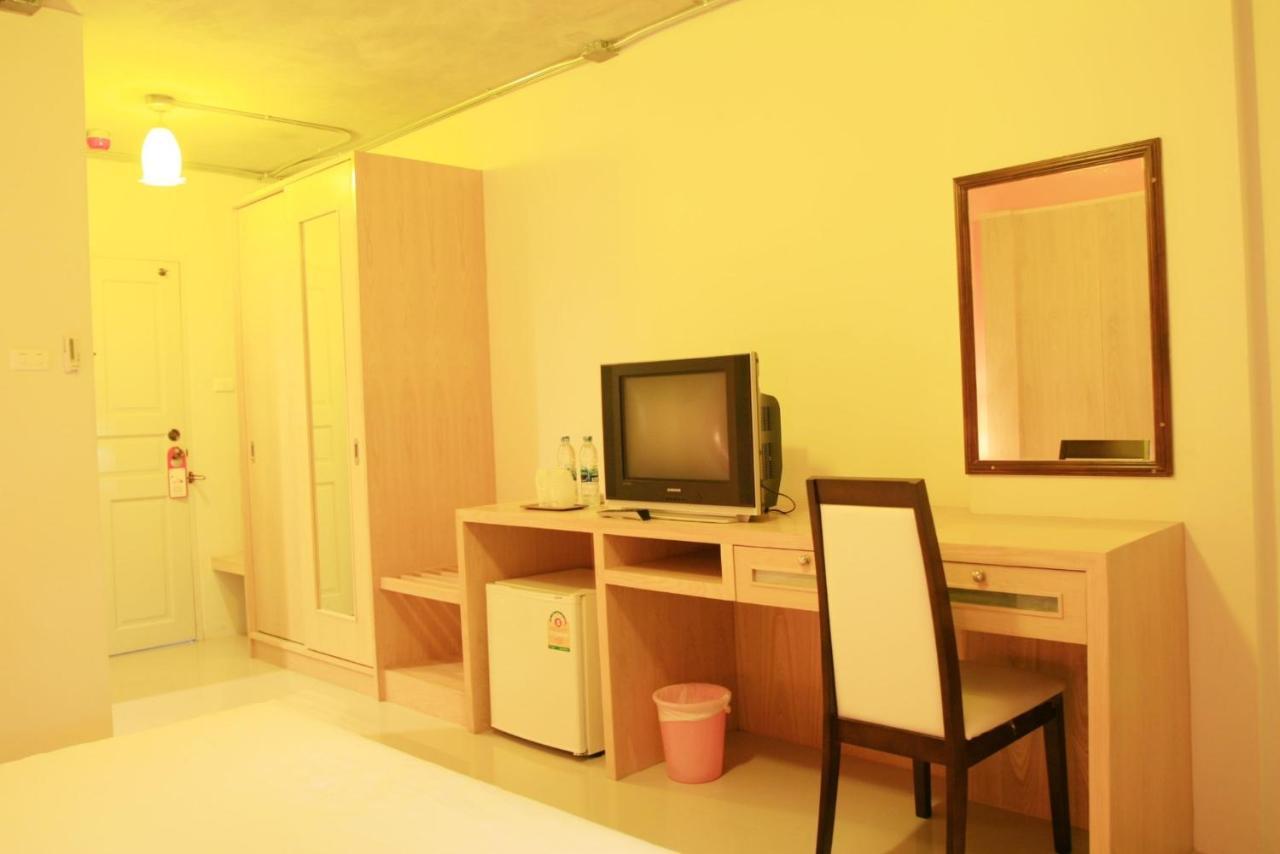 Bansabai Sabaidee Service Apartment Bangkok Exterior photo