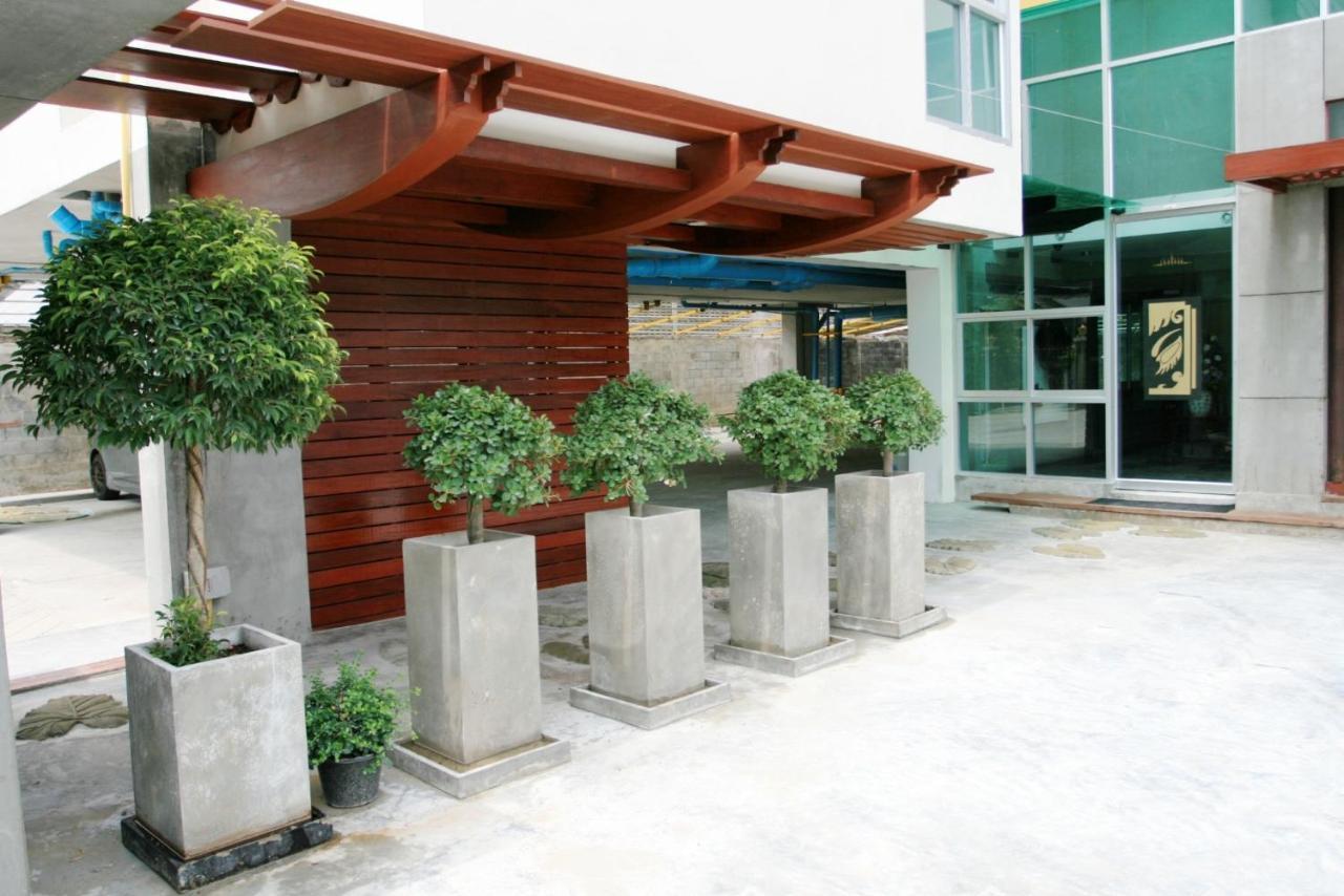 Bansabai Sabaidee Service Apartment Bangkok Exterior photo